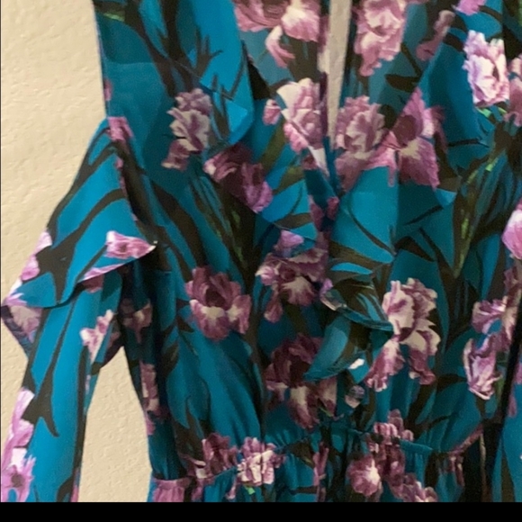 Guess: Romper. - Picture 5 of 7